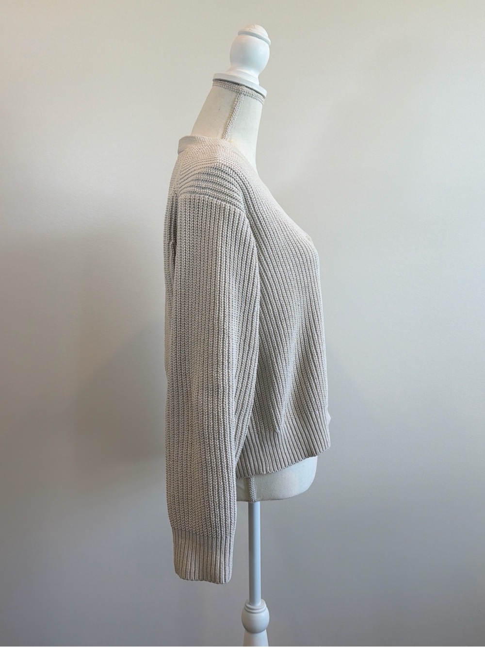 Uniqlo Light Cream Ribbed V-Neck Cardigan - Picture 2 of 7